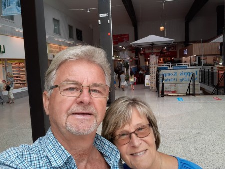 Här i Vårbergs centrum möttes vi första ggn 10 aug. 1970